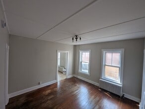 203 - 205 Union St., Unit 2 - Rear Downstairs in Bennington, VT - Building Photo - Building Photo