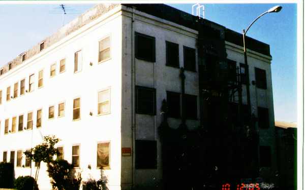 800 W Washington Blvd in Los Angeles, CA - Building Photo