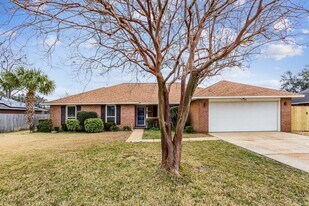 1136 Crane Cove Blvd in Gulf Breeze, FL - Building Photo
