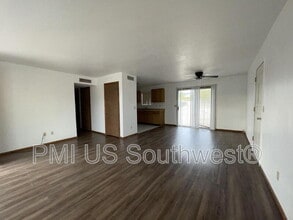 2387 Alpine Dr in Lake Havasu City, AZ - Foto de edificio - Building Photo