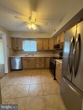 10 Lafayette Ln in Cherry Hill Township, NJ - Building Photo - Building Photo