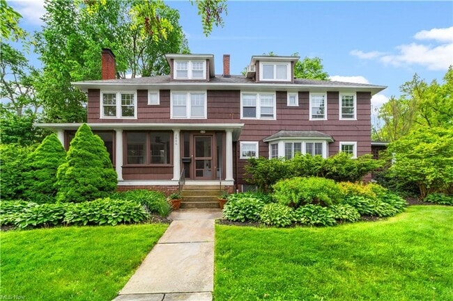 2425 Demington Dr in Cleveland Heights, OH - Building Photo - Building Photo
