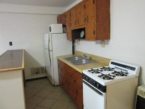 4537 Piedmont Rd in Huntington, WV - Foto de edificio - Building Photo