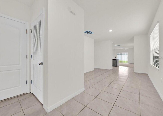 718 Chinoy Rd in Davenport, FL - Building Photo - Building Photo