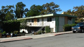 120-128 E I St in Benicia, CA - Building Photo
