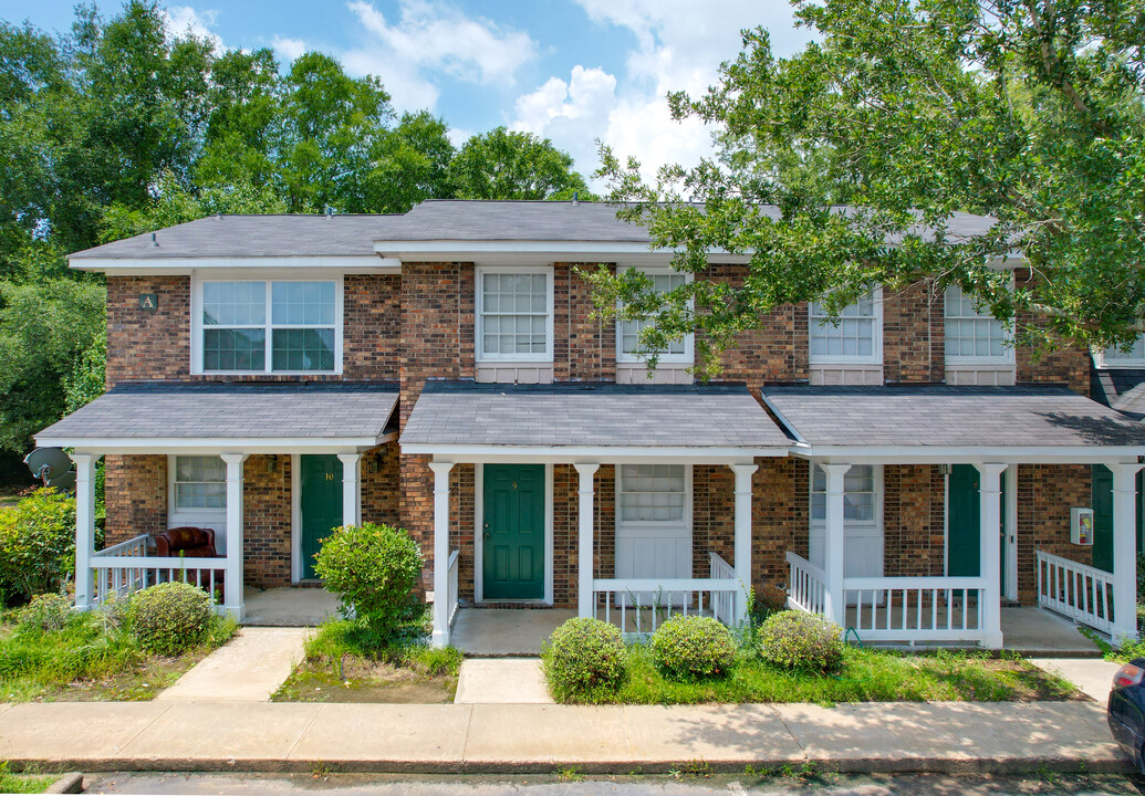 Whispering Pines Apartments in Albany, GA - Foto de edificio