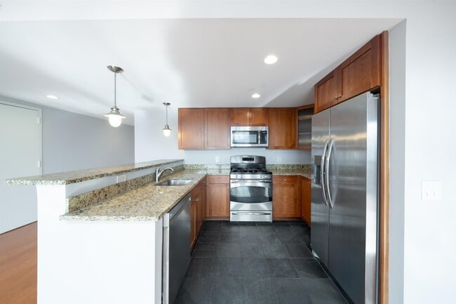 700 Grove St in Jersey City, NJ - Building Photo - Building Photo