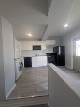 85 N High St, Unit A-1 in Harrisonburg, VA - Foto de edificio - Building Photo