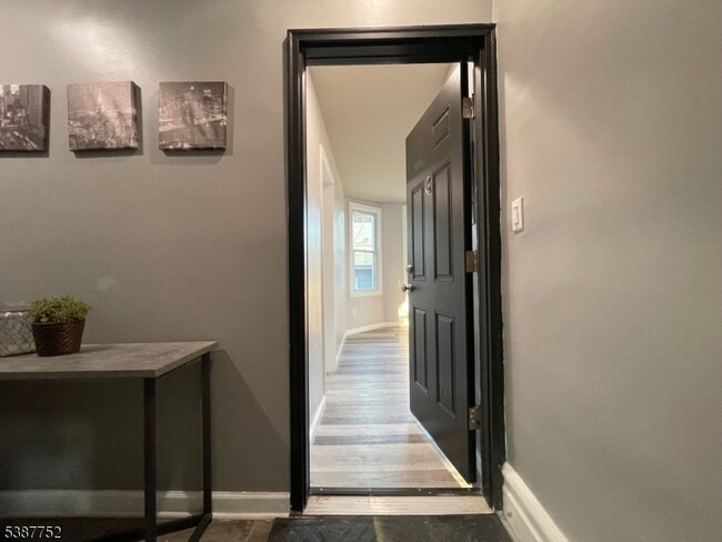 258 Montgomery St in Bloomfield, NJ - Building Photo - Building Photo