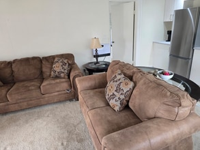 8 Mission St, Unit 2 in Carmel By The Sea, CA - Foto de edificio - Building Photo