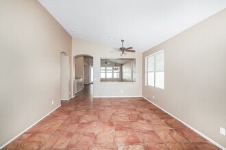 7010 W Irma Ln in Glendale, AZ - Building Photo - Building Photo