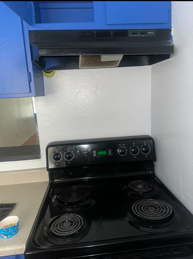 9504 Kempler Dr, Unit A in Austin, TX - Foto de edificio - Building Photo