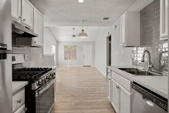 8204 West Gate Blvd in Austin, TX - Building Photo - Building Photo