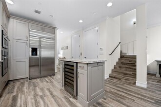 105 Isle of Venice Dr in Fort Lauderdale, FL - Building Photo - Building Photo