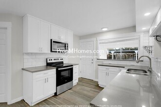 7307 SE 76th Ave in Portland, OR - Building Photo - Building Photo