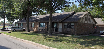 The Virginia Lee Apartments in Tulsa, OK - Building Photo - Building Photo