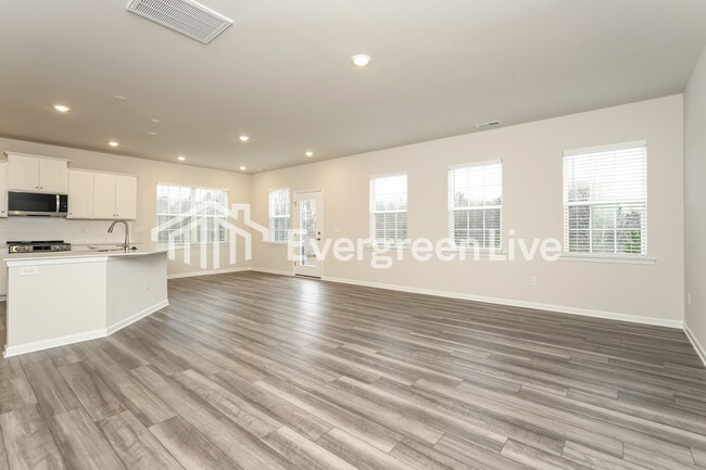 5603 Hydrangea St in Winston-Salem, NC - Building Photo - Building Photo