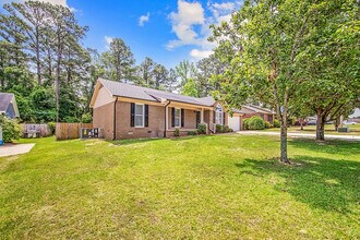 2713 Leabrook Dr in Fayetteville, NC - Building Photo - Building Photo