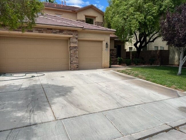 10563 Beech Creek St in Las Vegas, NV - Foto de edificio - Building Photo