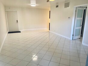 140 NE 19th Ct in Wilton Manors, FL - Building Photo - Building Photo