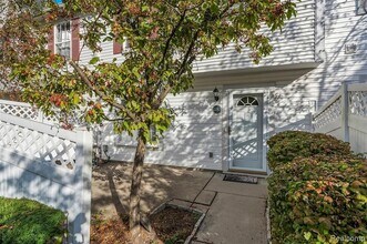 22368 Cape Cod Way, Unit 79 in Farmington Hills, MI - Building Photo - Building Photo