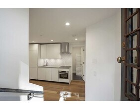 72 Beacon St-Unit -One in Boston, MA - Building Photo - Building Photo
