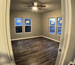 510 Roseborough St in San Antonio, TX - Building Photo - Building Photo