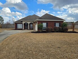 1032 E Poplar St in Prattville, AL - Building Photo