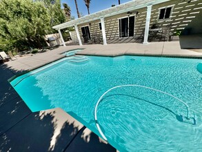 2005 N Viminal Rd in Palm Springs, CA - Building Photo - Building Photo