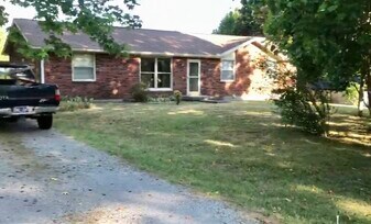 2303 Bradley St in Pleasant View, TN - Building Photo
