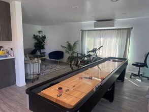 18851 Fairhaven Ave in North Tustin, CA - Building Photo - Building Photo