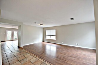 1318 Comfort St in Cedar Park, TX - Foto de edificio - Building Photo