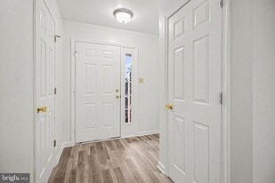 6437 Terrace Ct in Harrisburg, PA - Building Photo