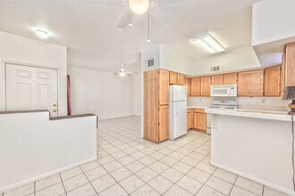 520 Arrowhead Trail in Henderson, NV - Building Photo - Building Photo