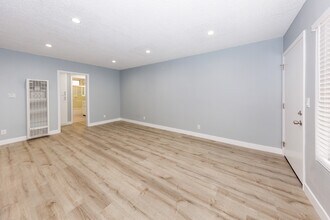 916 N Inglewood Ave in Inglewood, CA - Building Photo - Building Photo