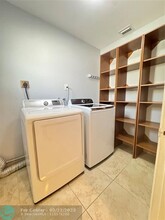 2241 Roosevelt St in Hollywood, FL - Foto de edificio - Building Photo