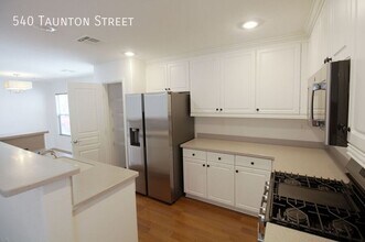 540 Taunton St in Las Vegas, NV - Building Photo - Building Photo