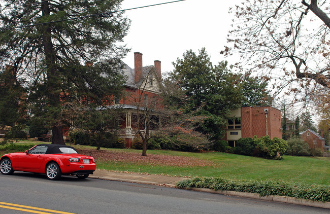 Comyn Hall in Charlottesville, VA - Building Photo - Building Photo