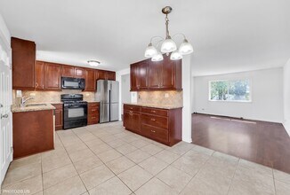 728 Boxwood Dr in Schaumburg, IL - Building Photo - Building Photo