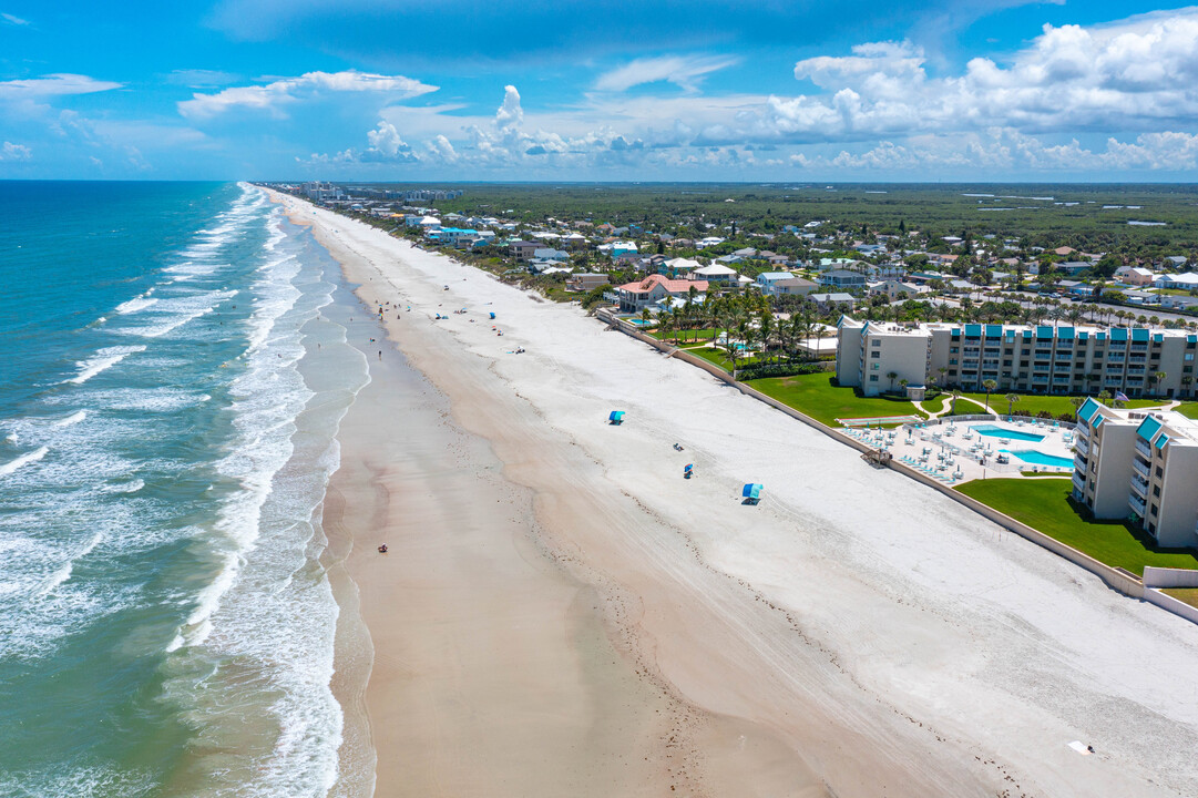 4501 S Atlantic Ave in New Smyrna Beach, FL - Building Photo