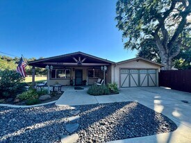 4925 Escalon-Bellota Rd in Farmington, CA - Building Photo