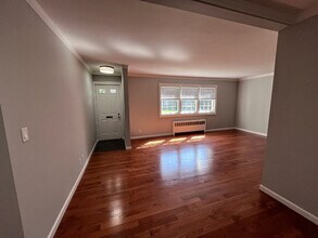 600 Bedford Rd in Pleasantville, NY - Building Photo - Building Photo