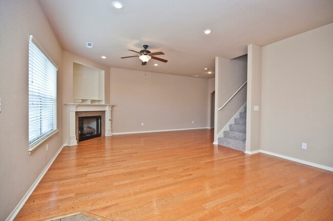 901 Oakwood Ln in Centerton, AR - Building Photo - Building Photo