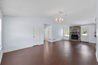 9270 Quail Roost Dr in Navarre, FL - Building Photo - Building Photo