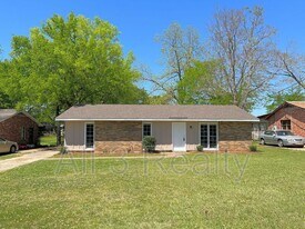 641 Groveland Dr in Montgomery, AL - Building Photo