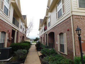 2710 Grants Lake Blvd in Sugar Land, TX - Building Photo - Building Photo