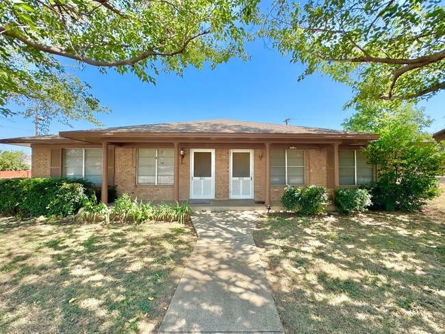 801 Sun Valley Dr in Denton, TX - Building Photo - Building Photo