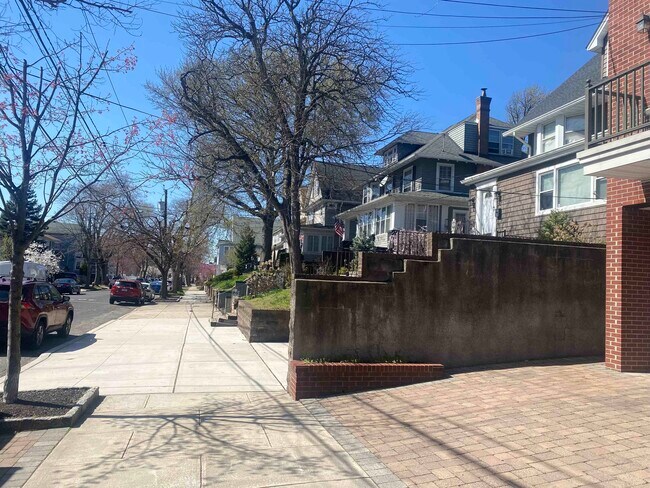 67 W 36th St in Bayonne, NJ - Building Photo - Building Photo