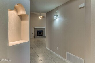 3132 Tierra Bowles Dr in El Paso, TX - Building Photo - Building Photo