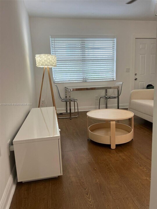 740 Michigan Ave in Miami Beach, FL - Building Photo